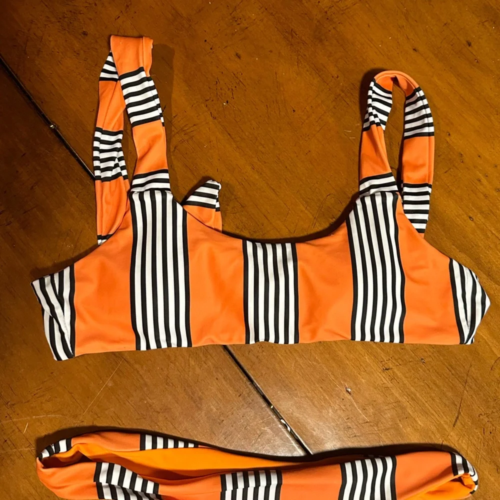 Stripped Bikini Set - Picture 4 of 5